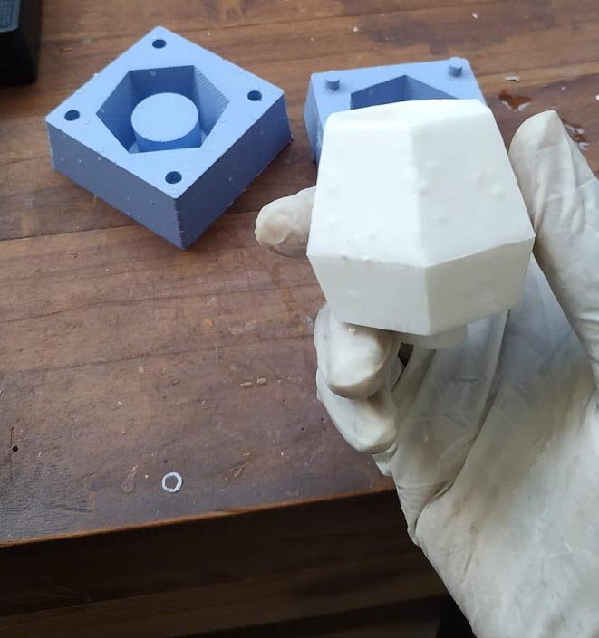 The Output had bubbles inside. The bubbles were not on the mold, it was something with the smoothcast.